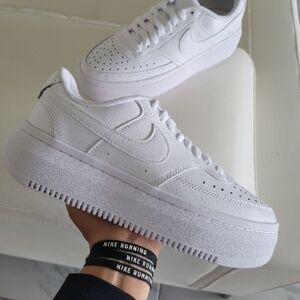 New with Box Nike Court Alta Vision Platform All Triple-White Sneakers Size 9